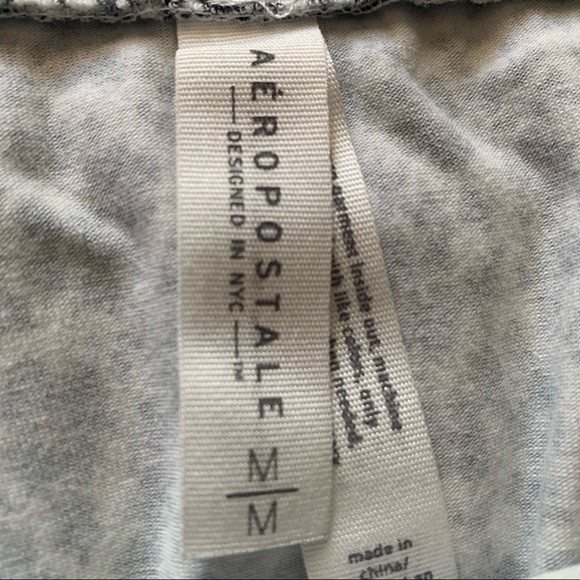 Aeropostale Black and white floral skater skirt. Size: medium. - Picture 3 of 4